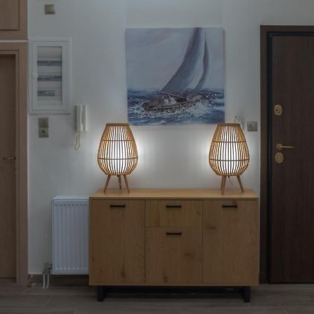 Max Blue Apartment, A Stay Like No Other Πειραιάς Εξωτερικό φωτογραφία