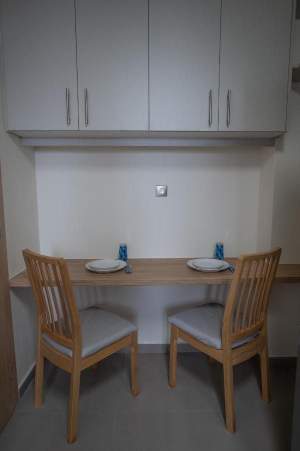 Max Blue Apartment, A Stay Like No Other Πειραιάς Εξωτερικό φωτογραφία