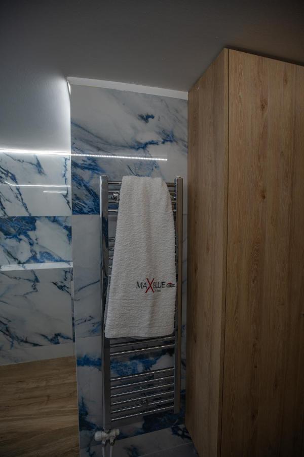 Max Blue Apartment, A Stay Like No Other Πειραιάς Εξωτερικό φωτογραφία
