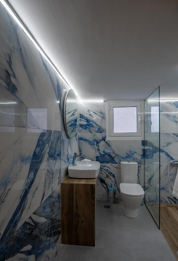Max Blue Apartment, A Stay Like No Other Πειραιάς Εξωτερικό φωτογραφία